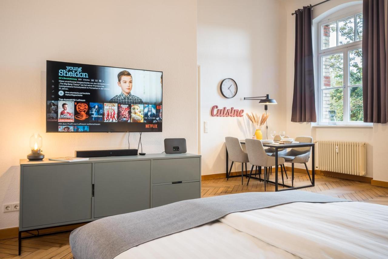 Schwarzlins Loftraum - Stilvolles Apartment Mit Smart Tv, Netflix, Disney Plus, Schnellem Wlan, Parken, Nespresso Sankt Ingbert Dış mekan fotoğraf