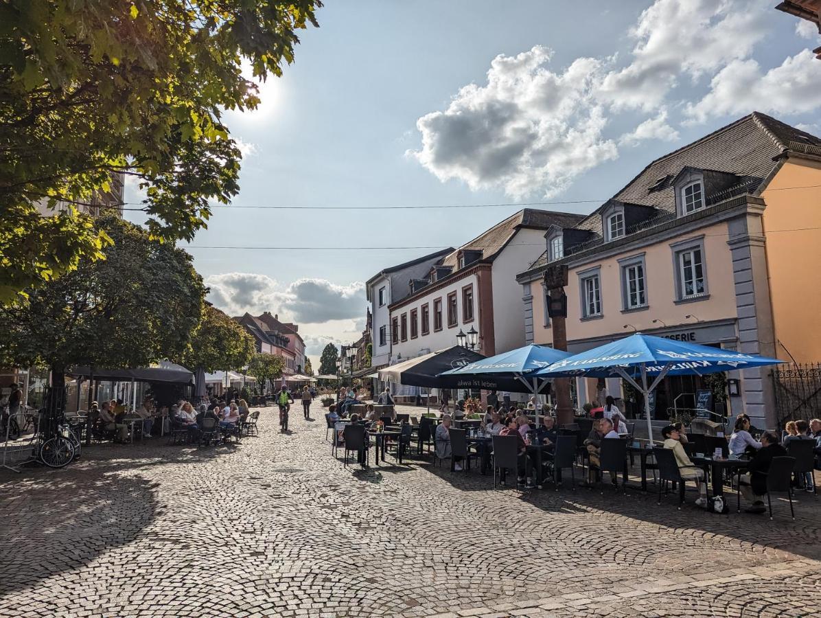 Schwarzlins Loftraum - Stilvolles Apartment Mit Smart Tv, Netflix, Disney Plus, Schnellem Wlan, Parken, Nespresso Sankt Ingbert Dış mekan fotoğraf